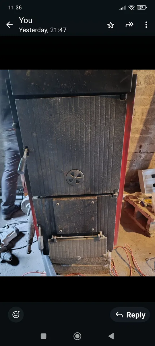 Solid fuel burner - Image 1