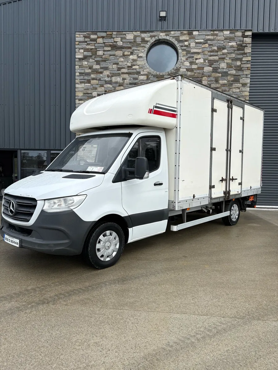 Mercedes sprinter Box van - Image 3
