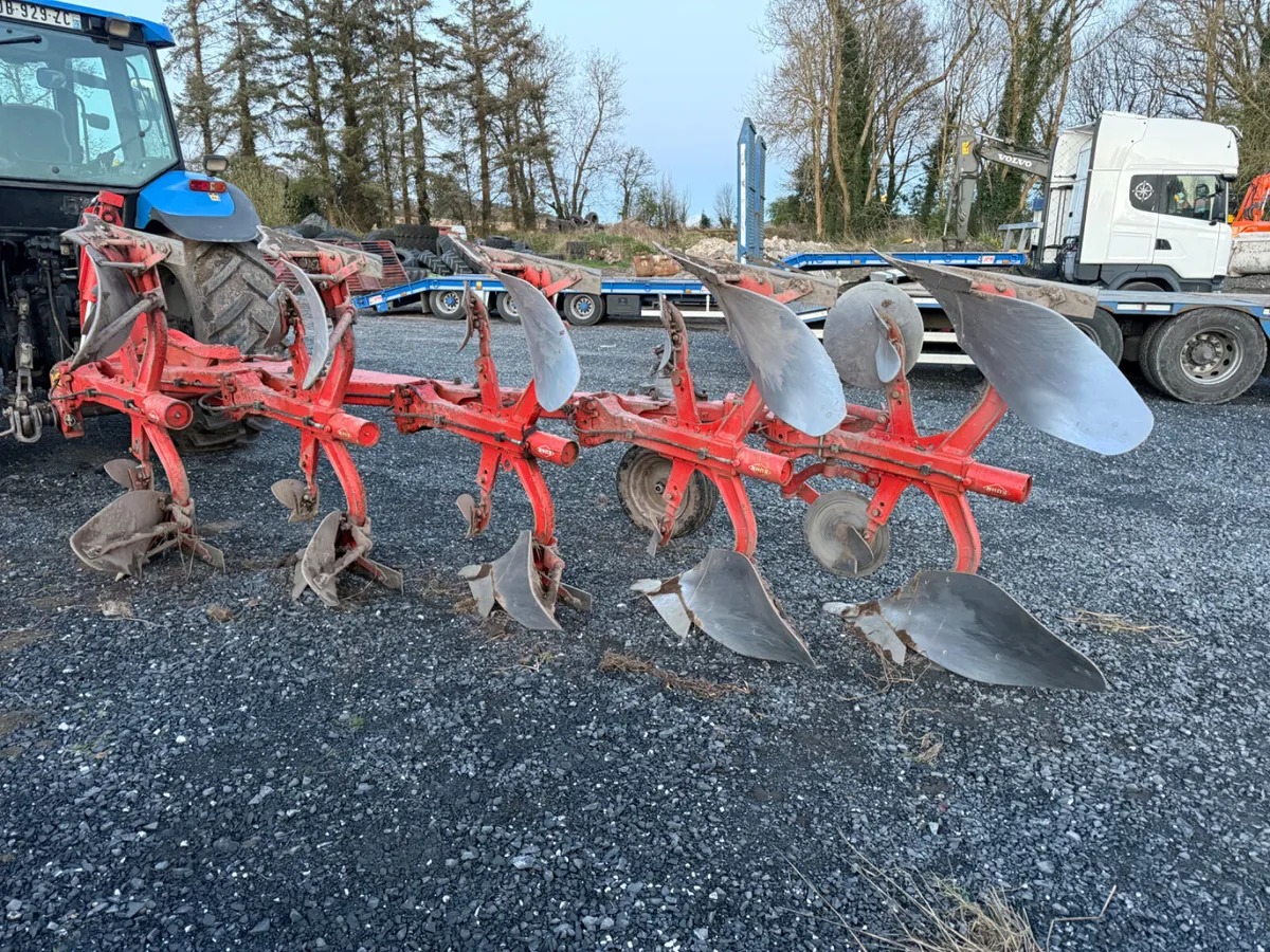 Kuhn 5 Furrow Plough €12950 No Vat - Image 2