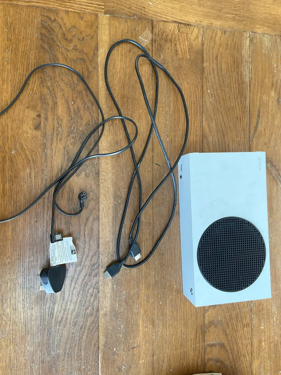 Xbox Series S - Excellent Condition - Image 3