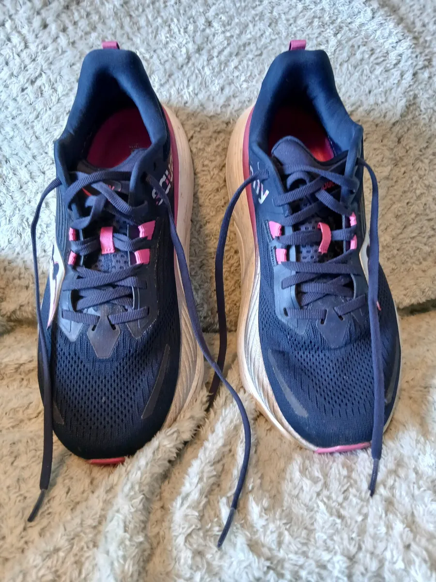 Ladies trainers - Image 1