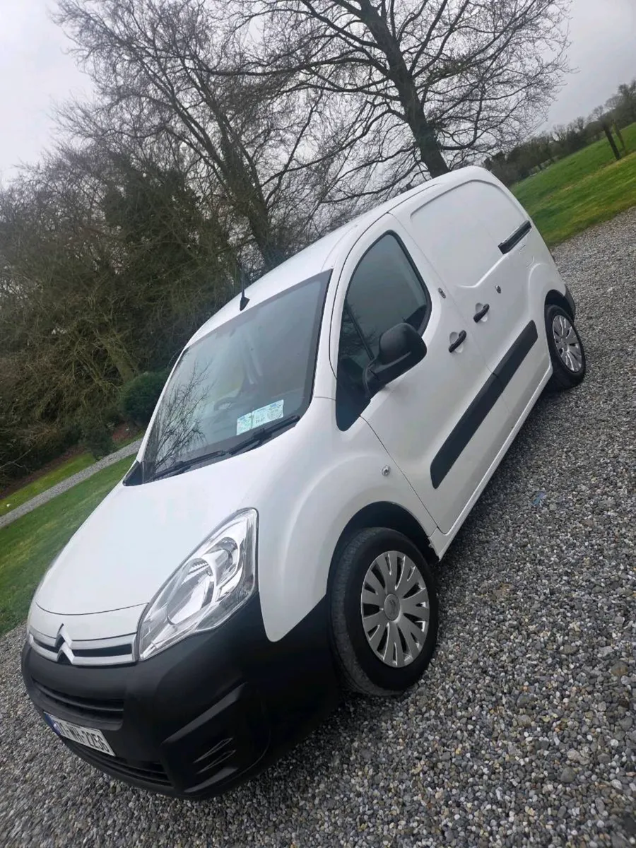 Citreon  berlingo 3 seater - Image 2