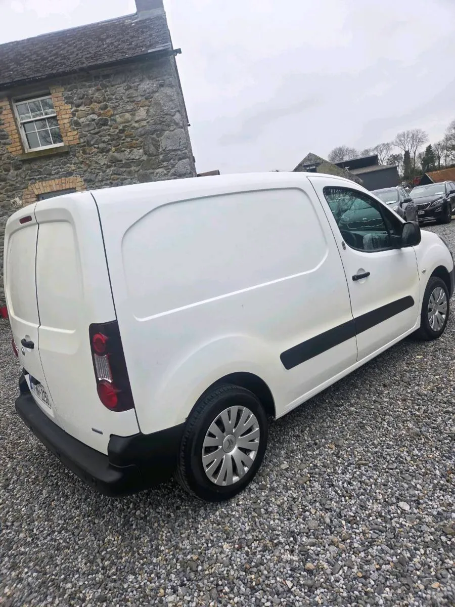 Citreon  berlingo 3 seater - Image 3