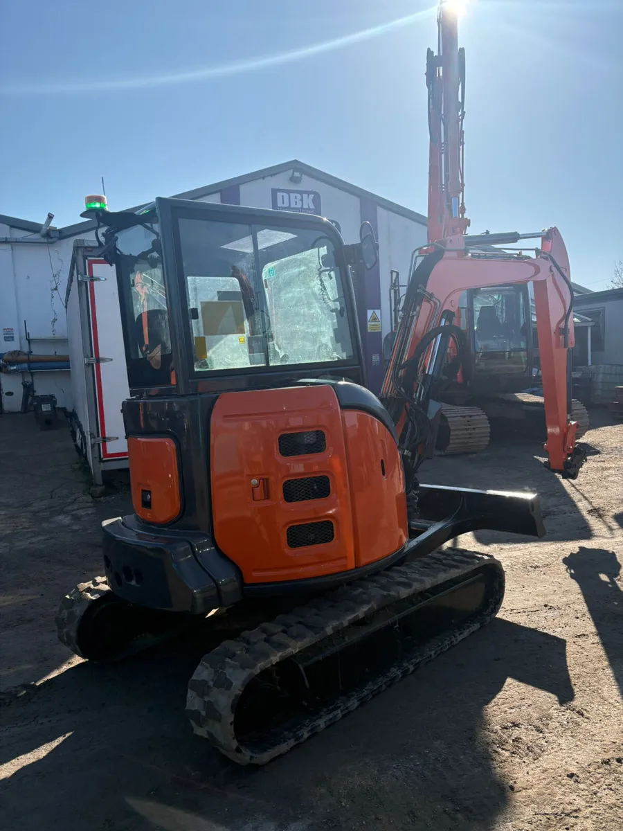 Hitachi  38U-5 - Image 3