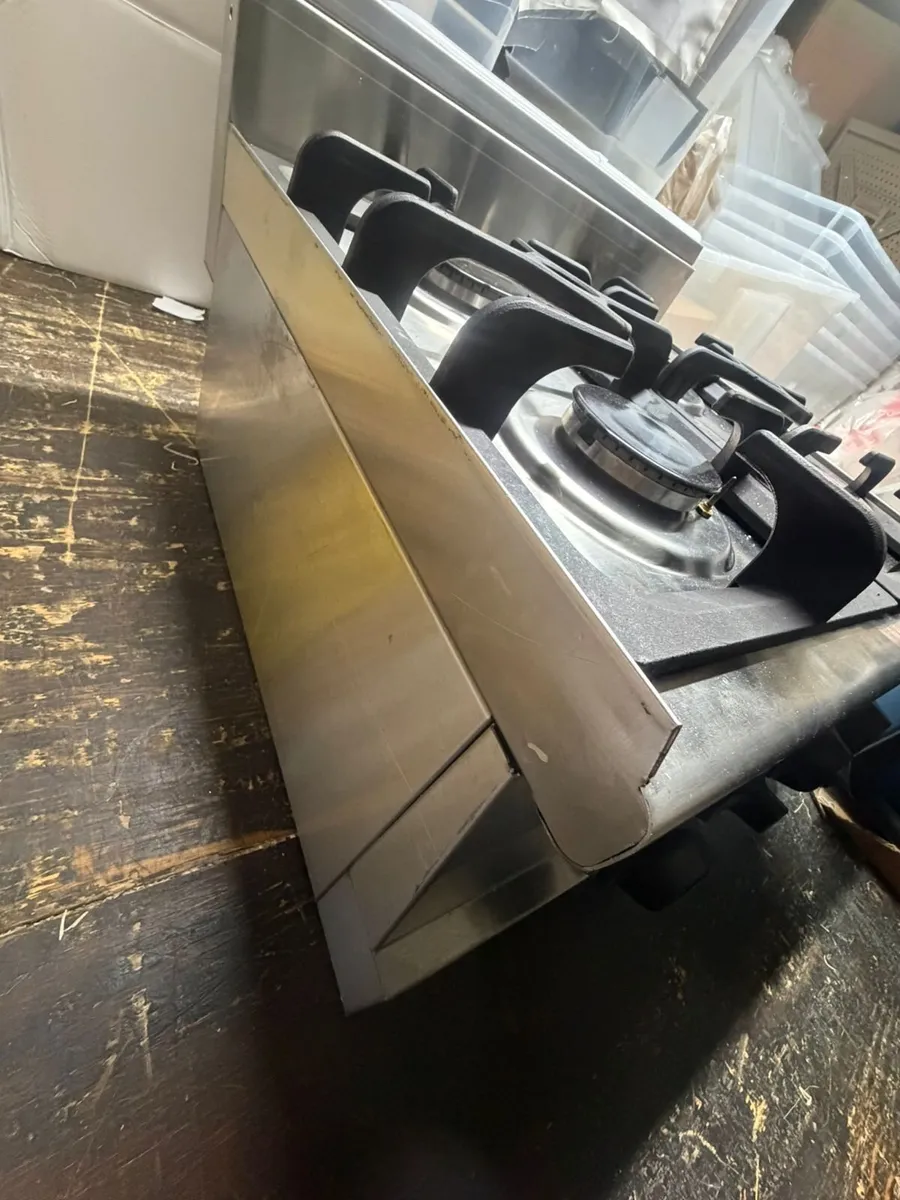 Commercial 4 Burner Gas Hob (Combisteel) - Image 3