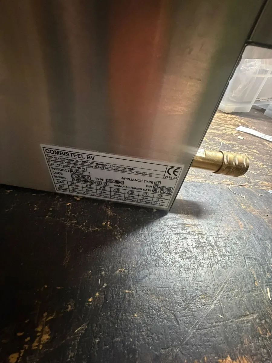 Commercial 4 Burner Gas Hob (Combisteel) - Image 2