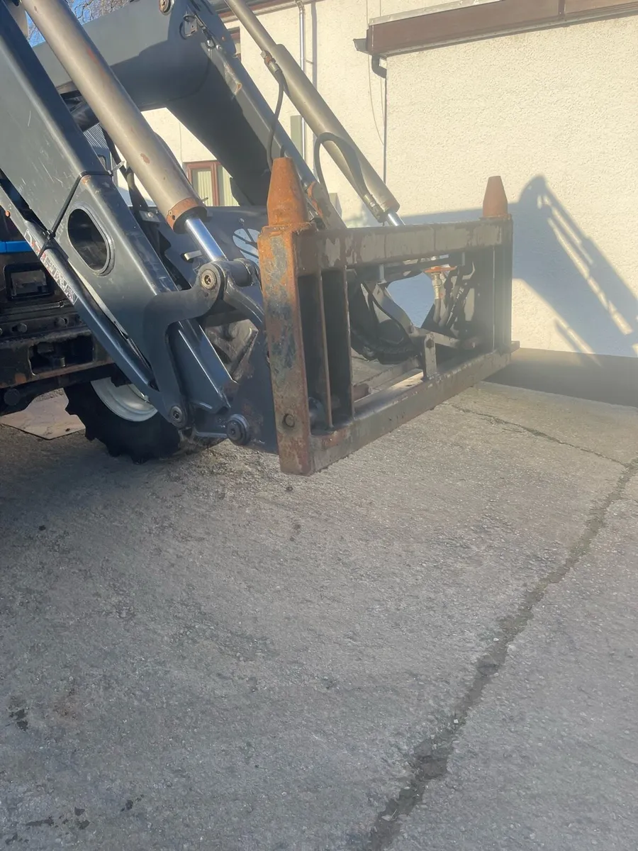 New Holland T6070 - Image 3