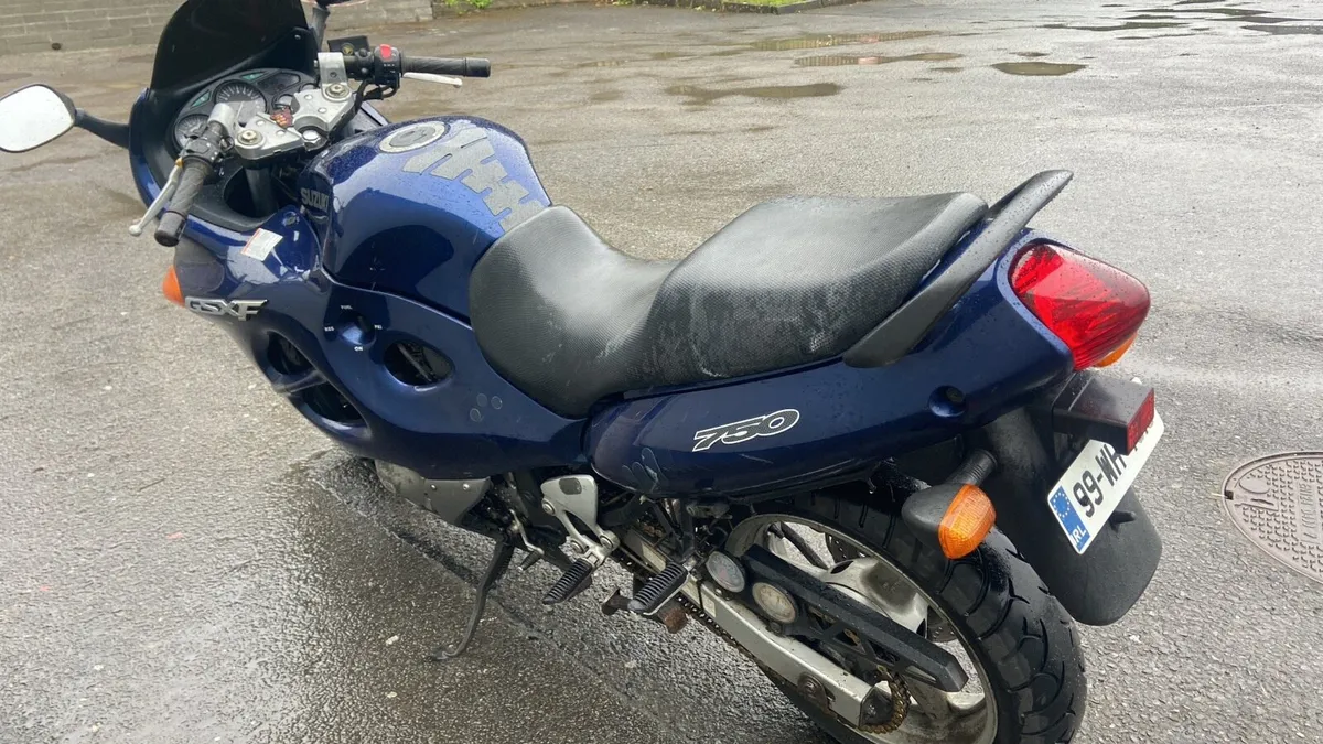 Suzuki GSXF 750 - Image 4