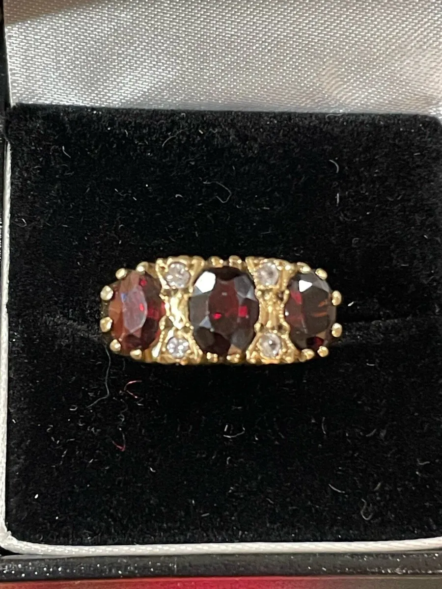 9k gold vintage garnet ring - Image 1