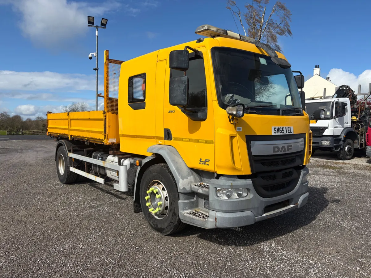 DAF LF 250 Crewcab 18Ton Tipper - Image 2