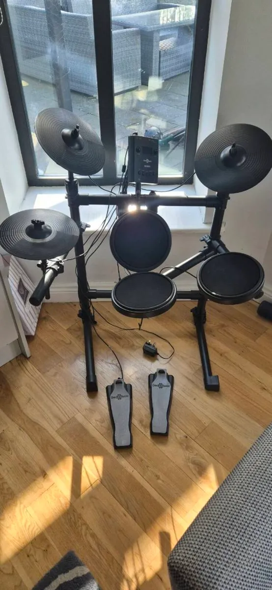 Junior drum kit - Image 1