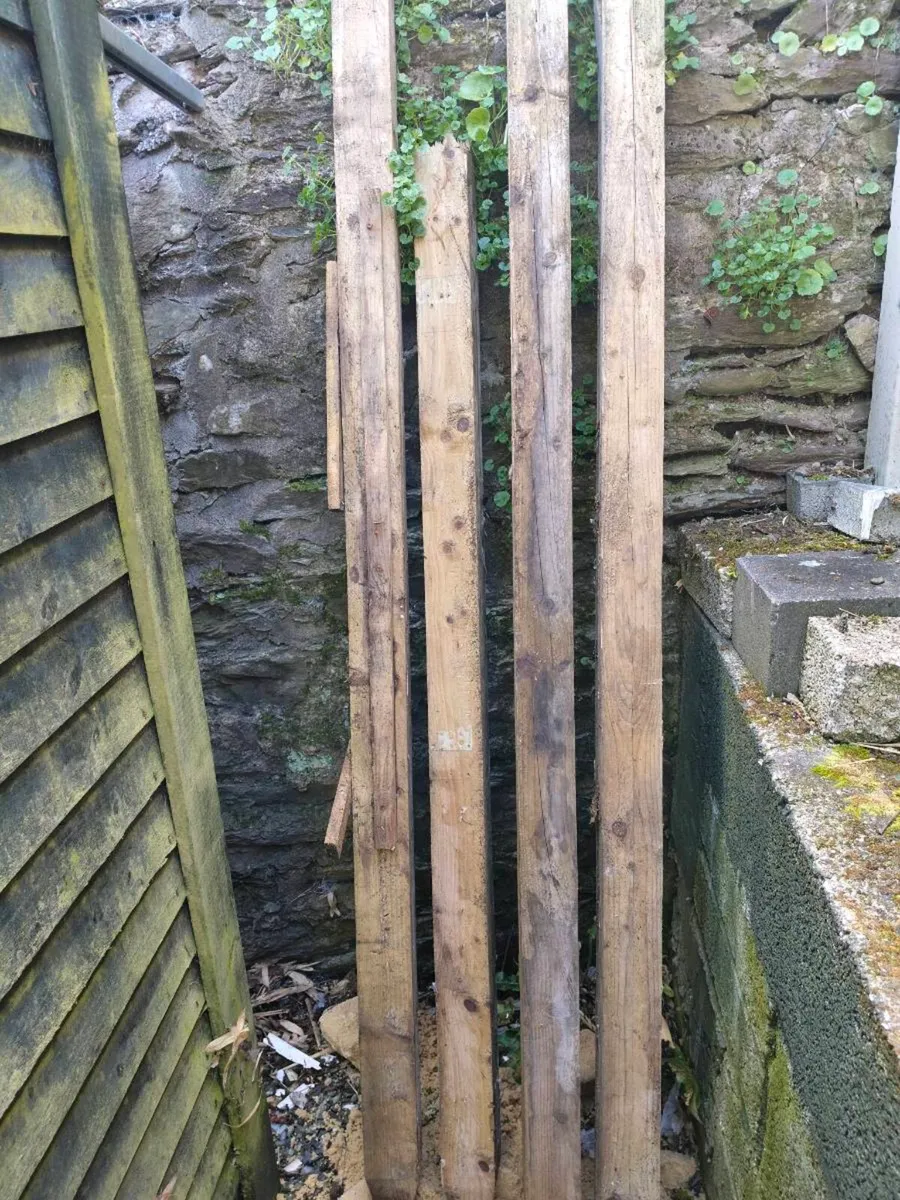 Wood fence posts - Image 1