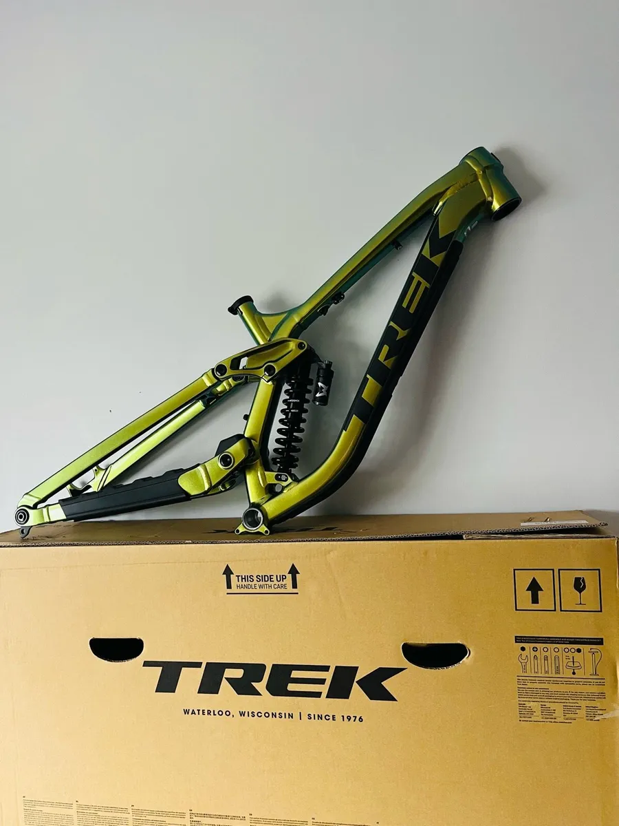 Downhill bike - Image 1