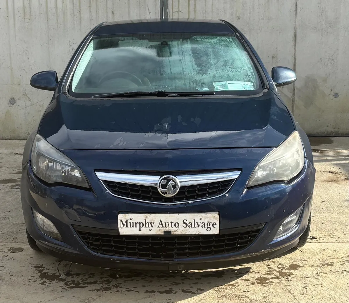 2010 Opel Astra for parts - Image 1
