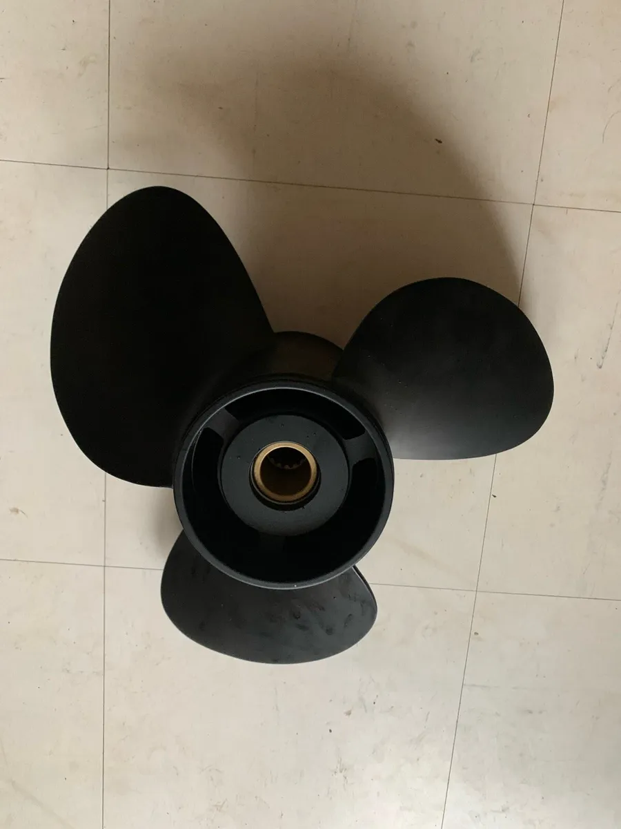 outboard propeller - Image 2