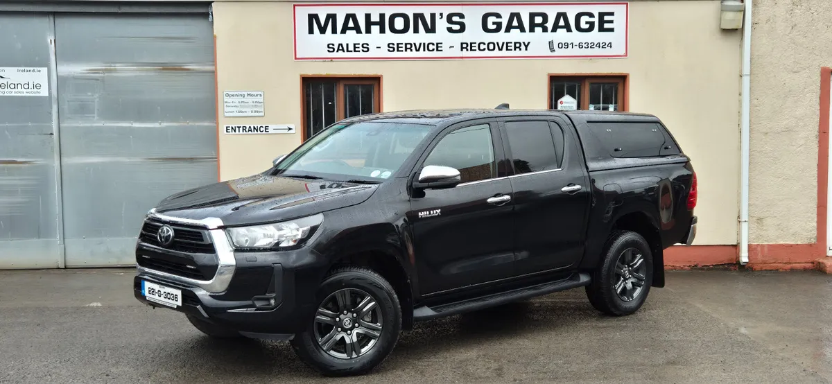 Toyota Hilux SR5 2022 Manual 2.8 Price Plus Vat - Image 1
