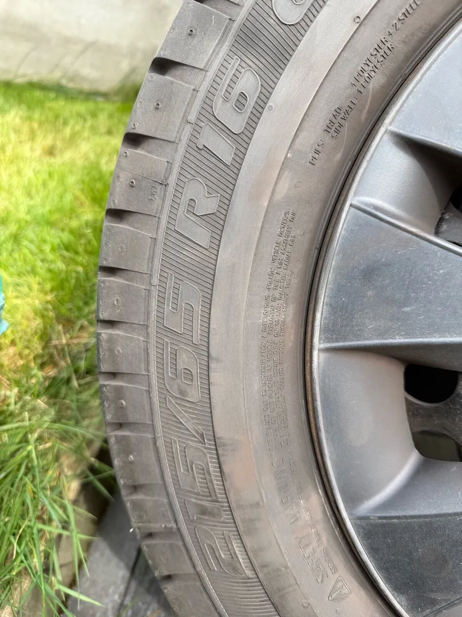 Volkswagen transporter T5 wheels and tyres - Image 3