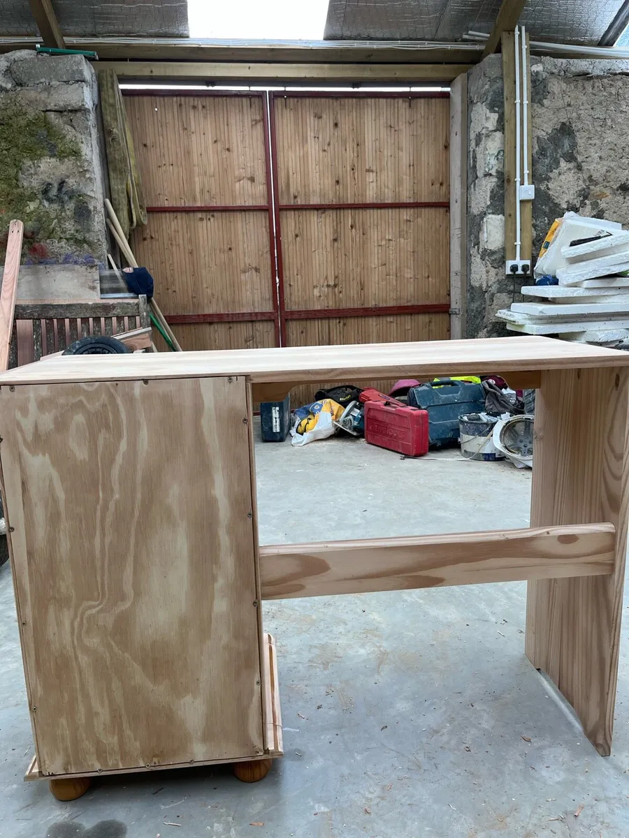 Newly refurbished desk - Image 3