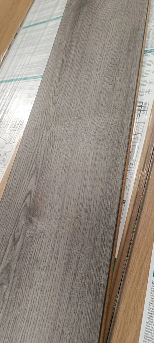 *NEW* 8MM LAMINATE FLOORING ☄️ - Image 4