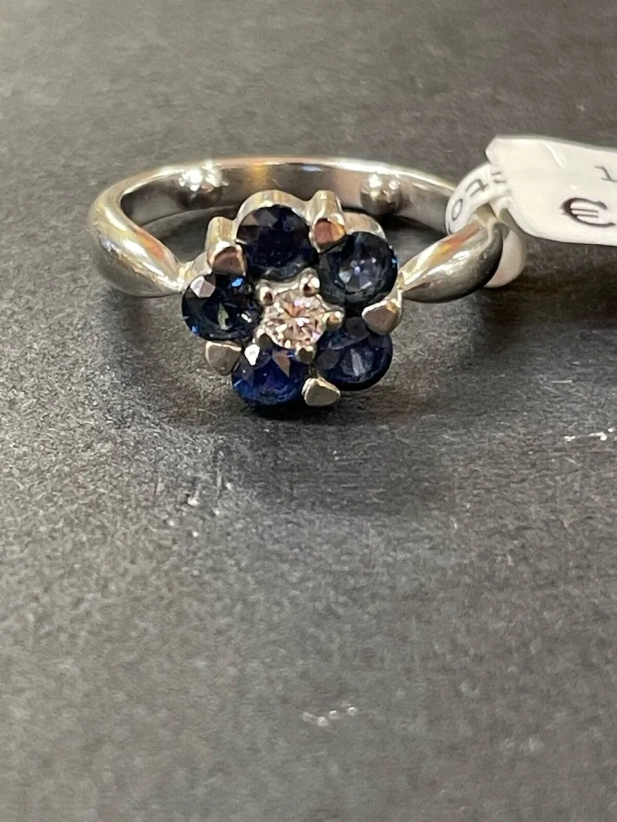 18k white gold sapphire and diamond ring. - Image 1