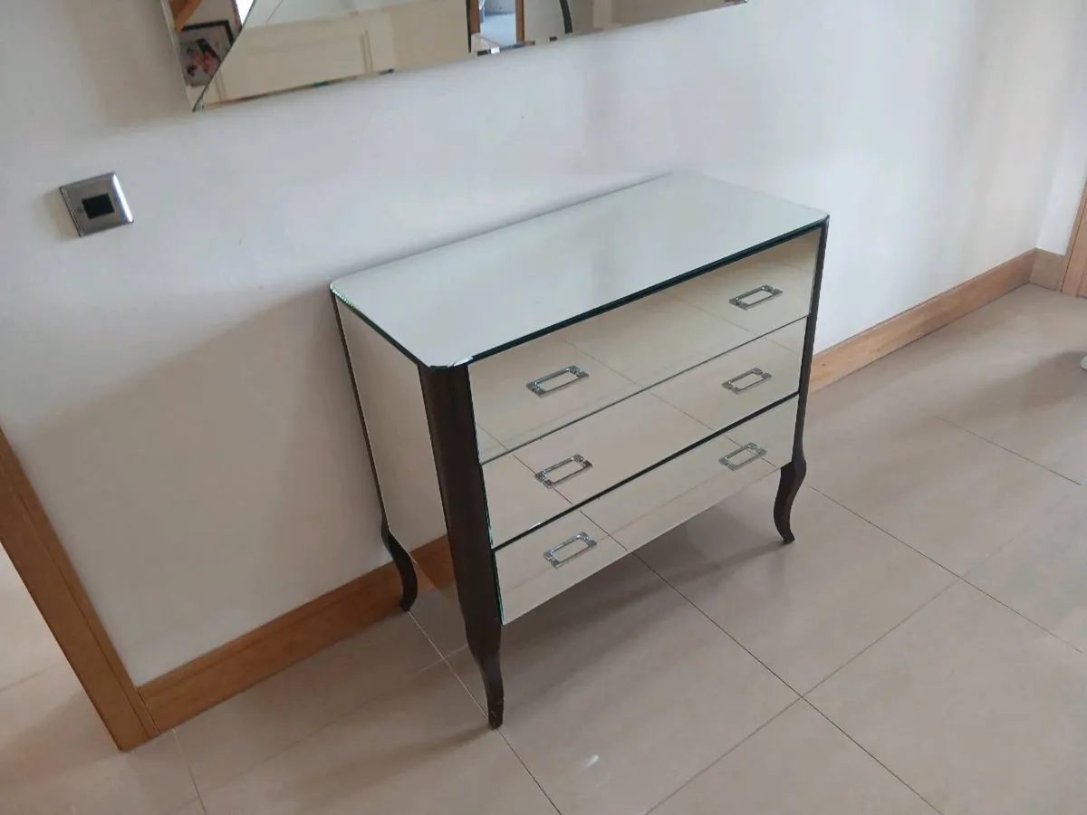 Laura Ashley Mirrored Chest of Drawers. - Image 2
