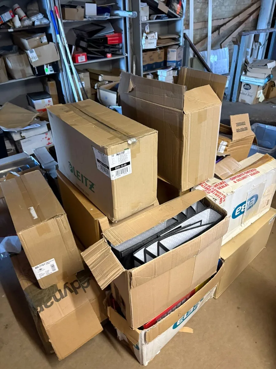 A4 lever arch files assorted colours - £20+VAT - Image 4