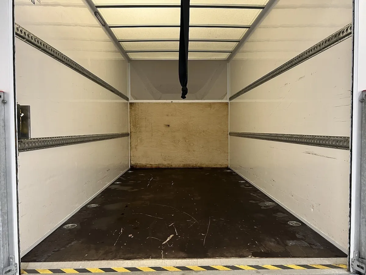 2023 Ford Transit Luton Box Van - Image 3