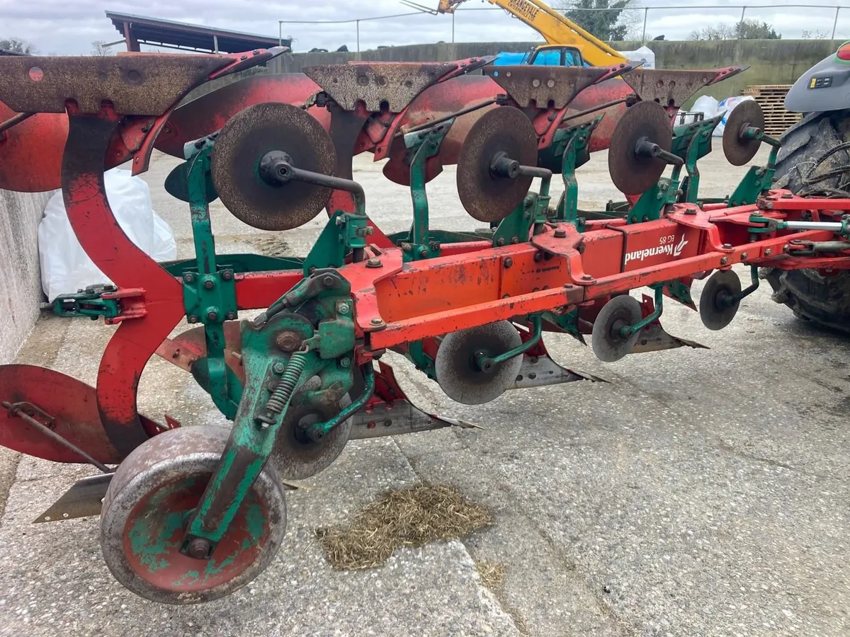 Kv plough 4 Furrow - Image 2