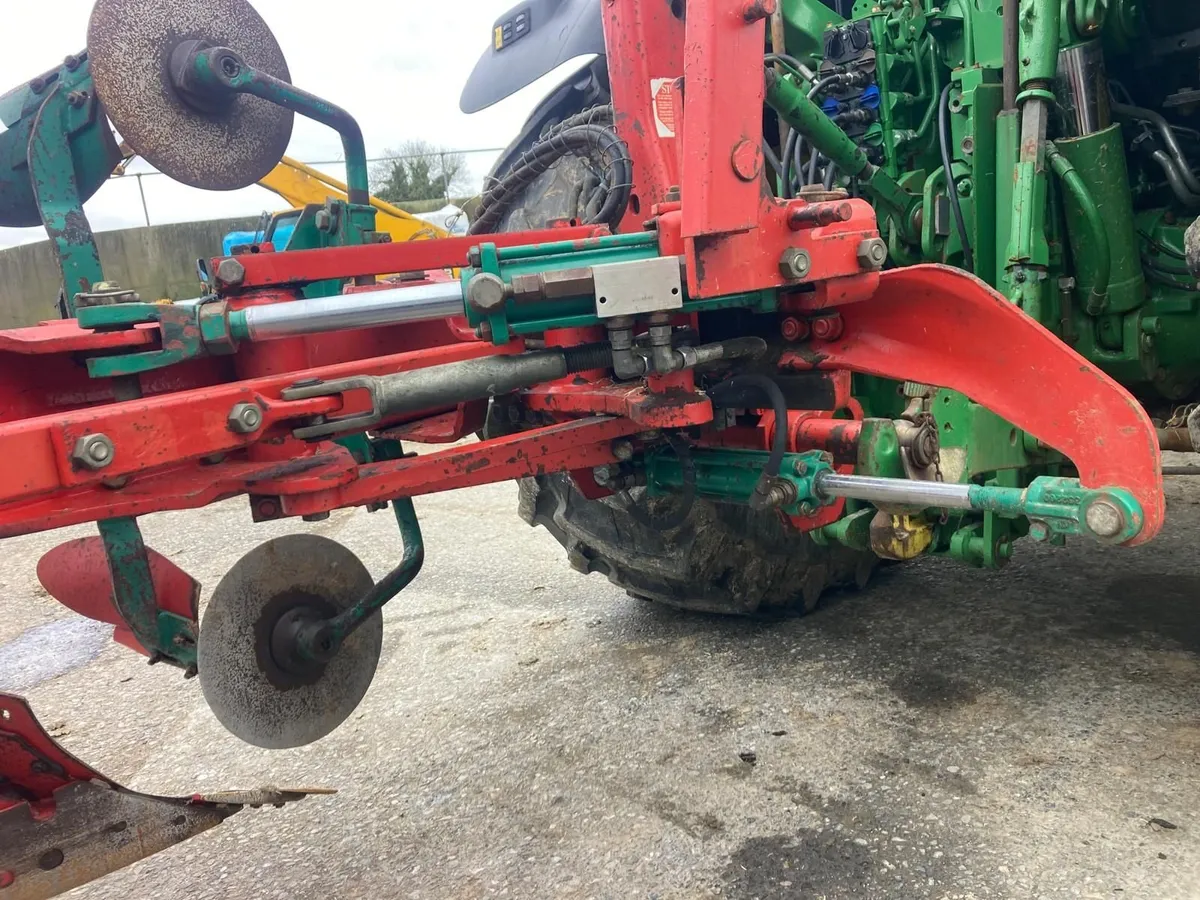 Kv plough 4 Furrow - Image 3
