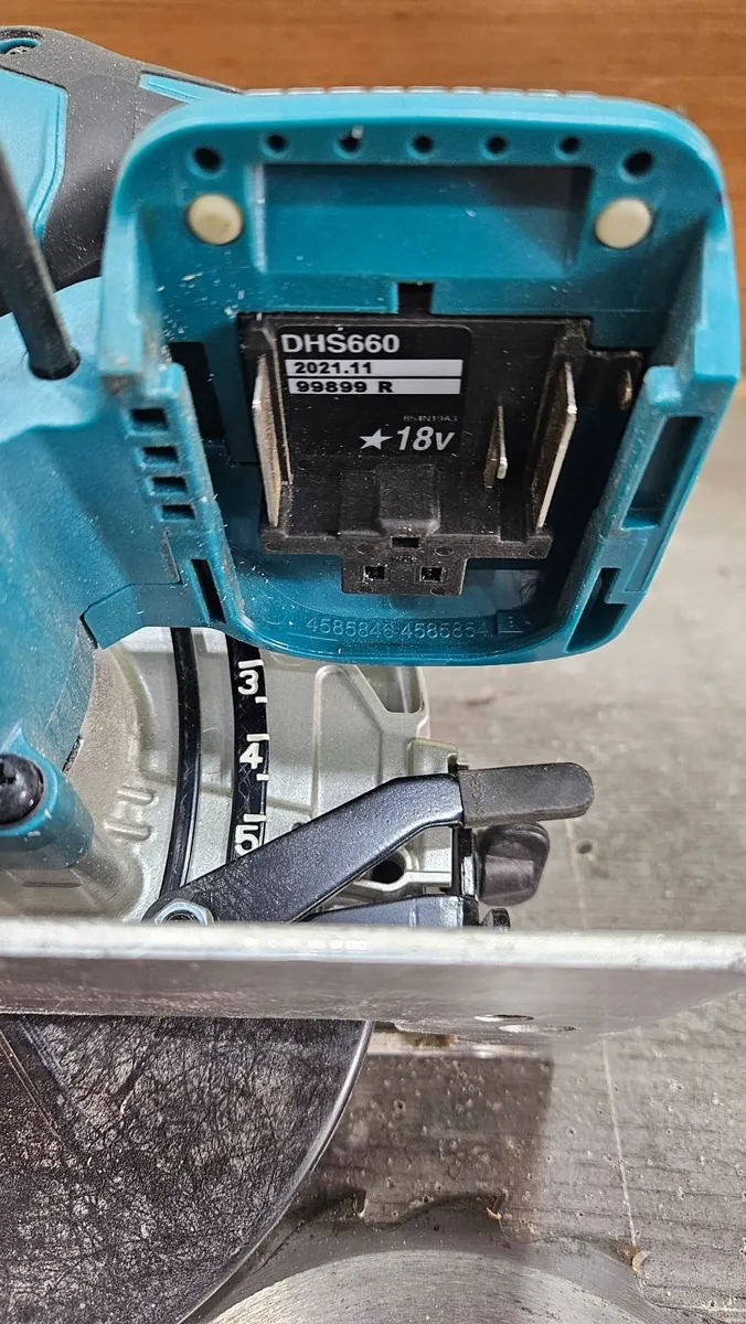 Makita Circular saw 18v - Image 3
