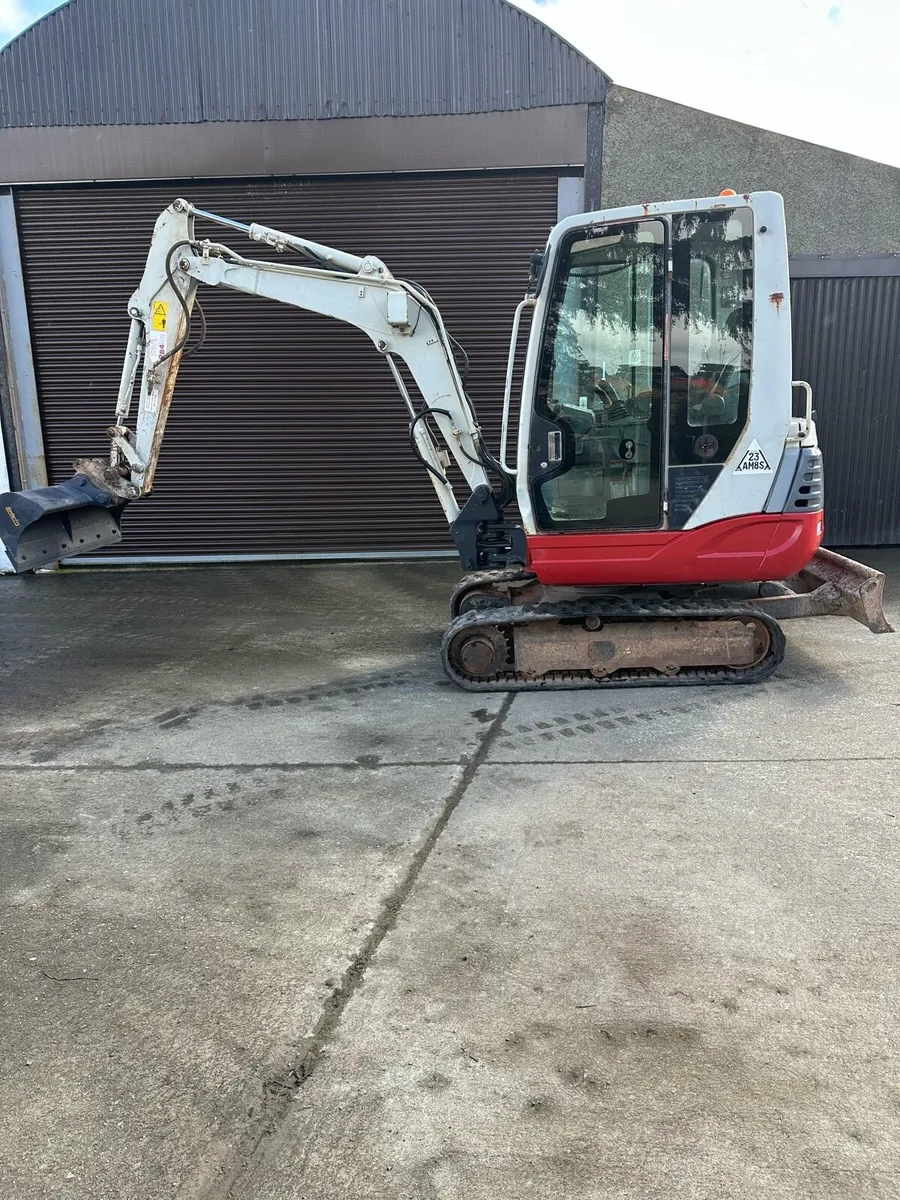 Takeuchi digger - Image 4