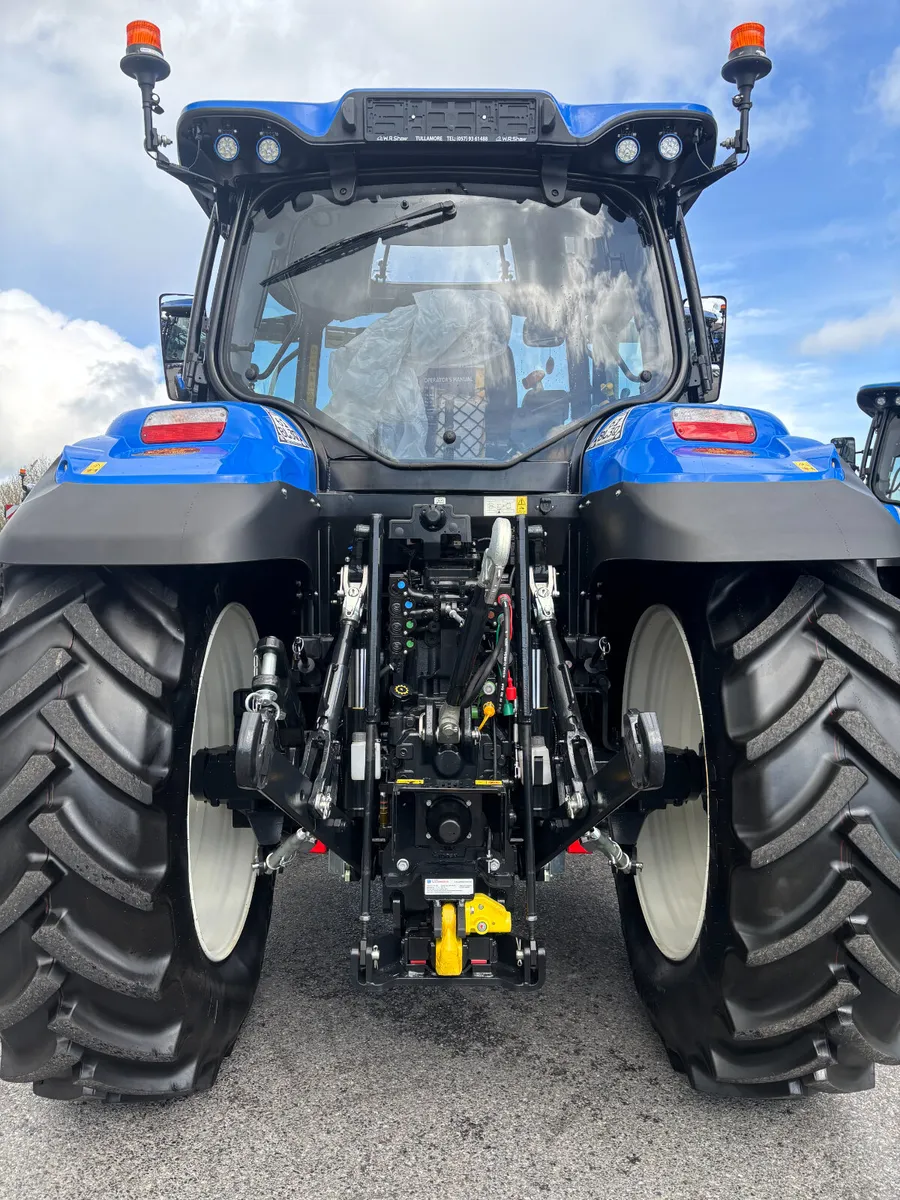 New Holland T6.155 Electro Command-1073hrs - Image 4