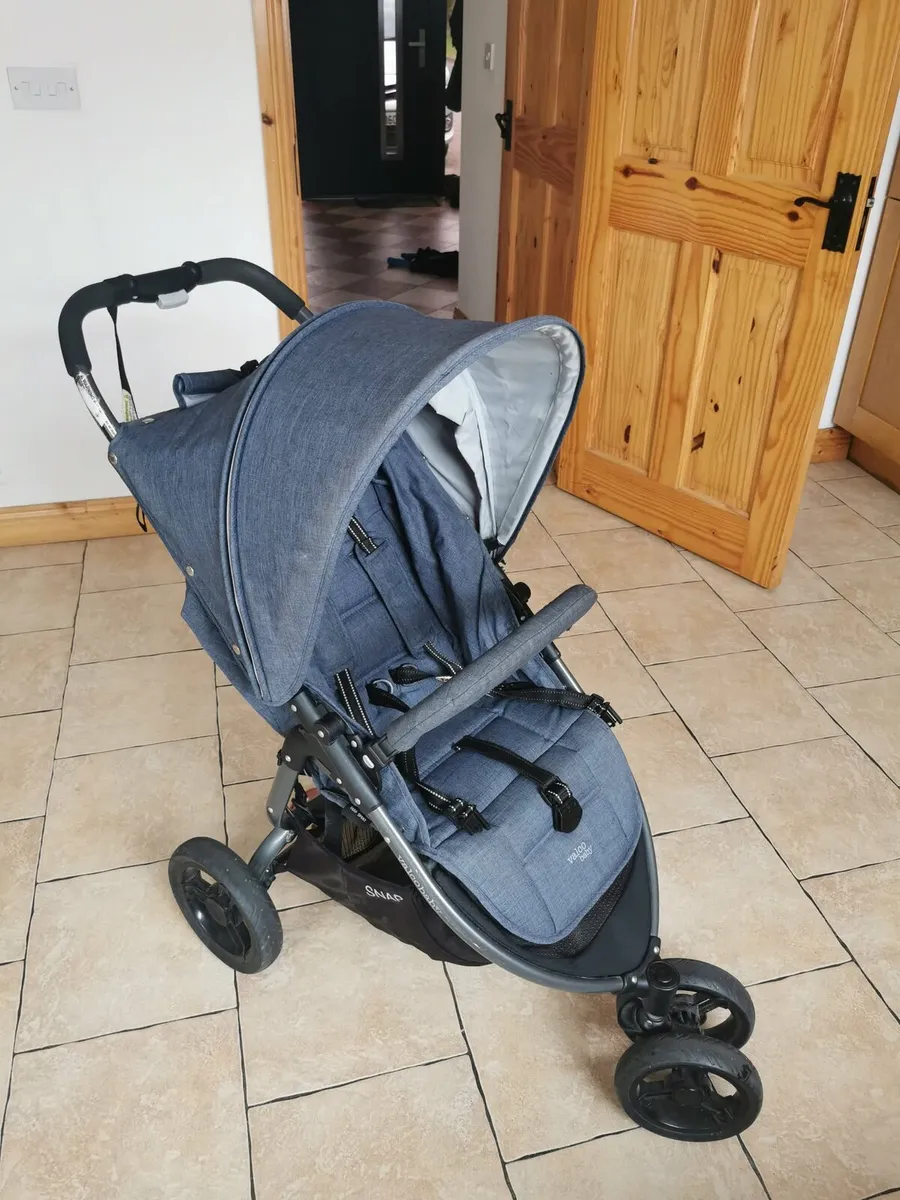 Baby stroller - Image 1