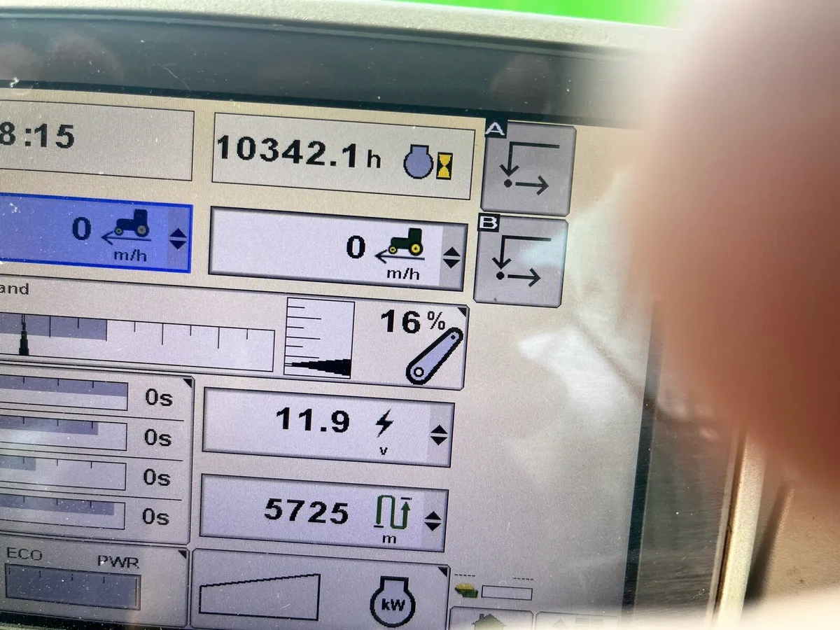 John Deere 6210R - Image 3