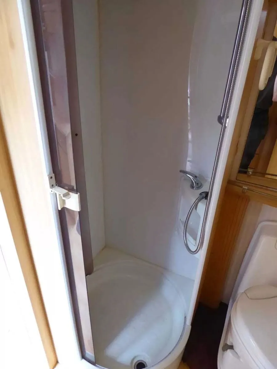 Sterling Eccles 2 Birth Caravan - Image 3