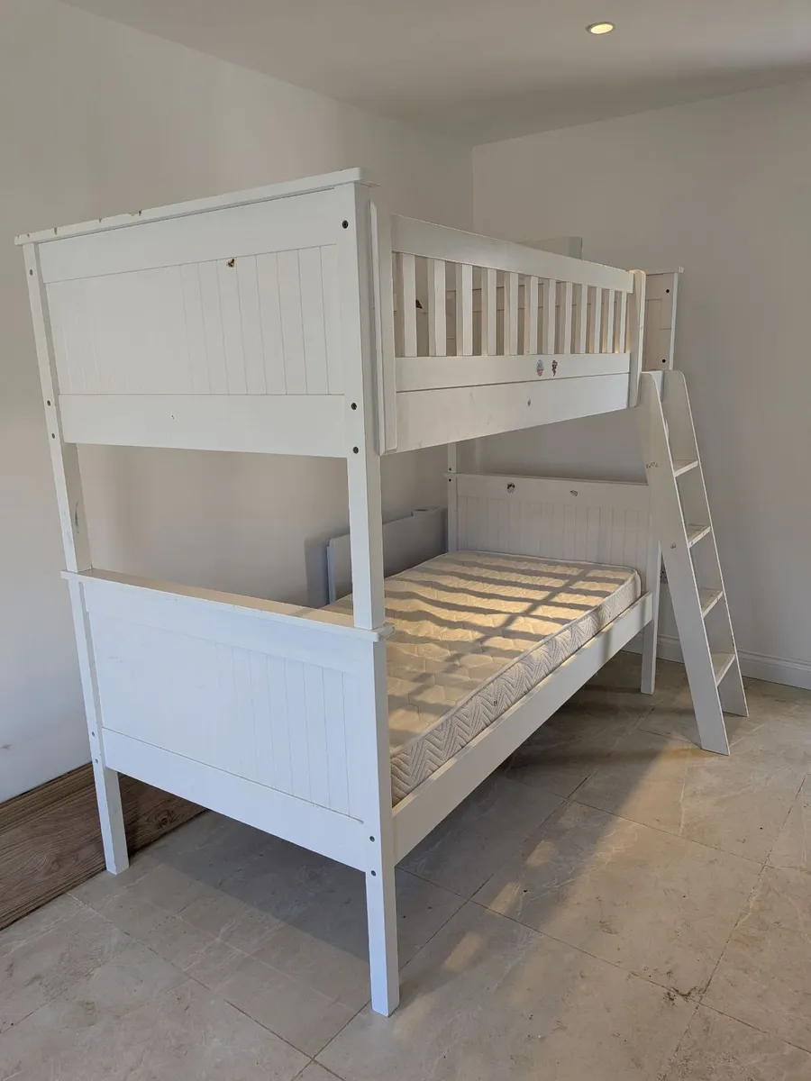 Bunk beds - Image 1