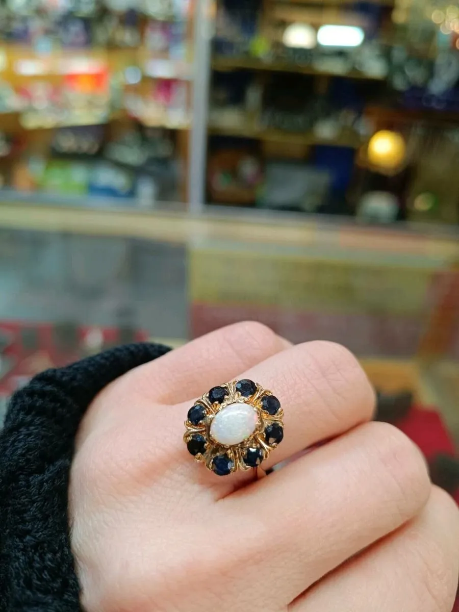 9k gold opal ring with sapphires - Image 4
