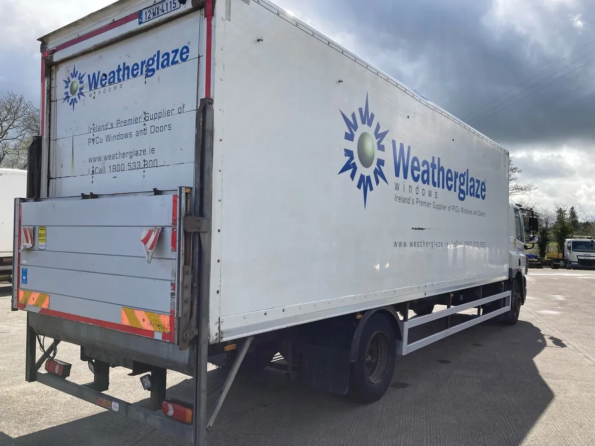 2012 Daf 18 Ton sleeper cab box lorry - Image 4