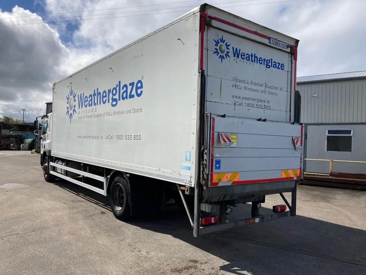 2012 Daf 18 Ton sleeper cab box lorry - Image 3