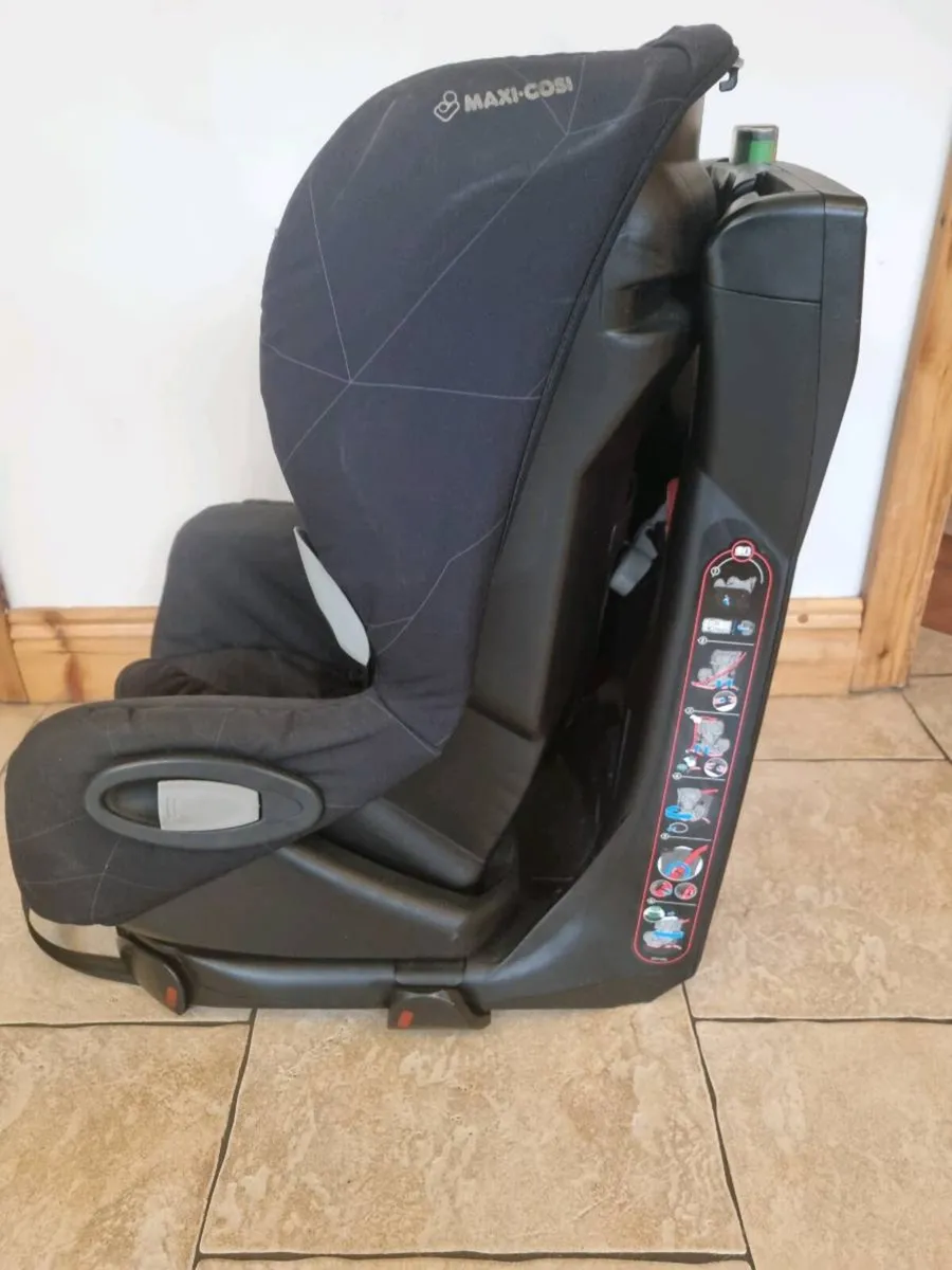 Car seat - Image 1