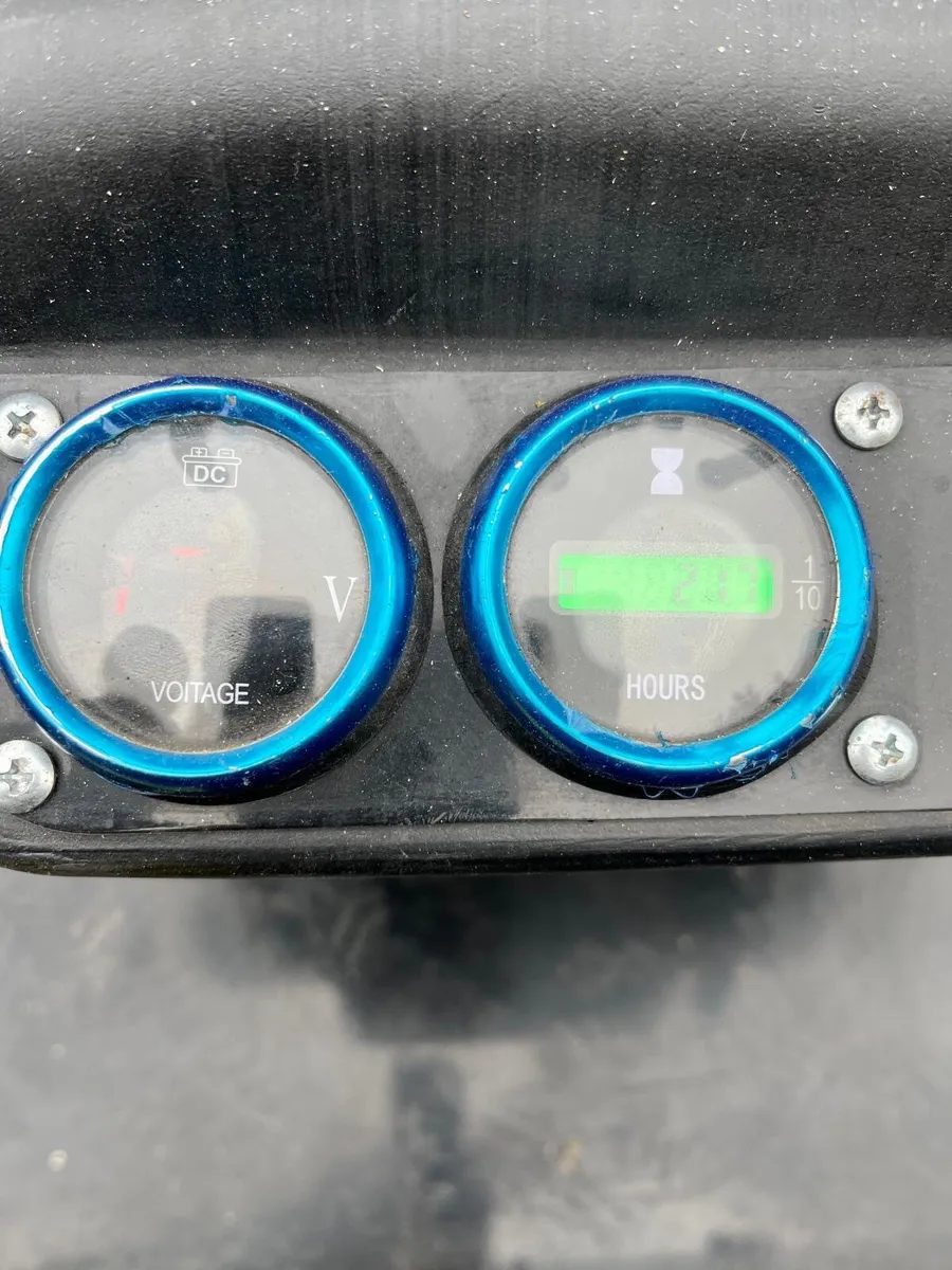 Mini digger - Image 1