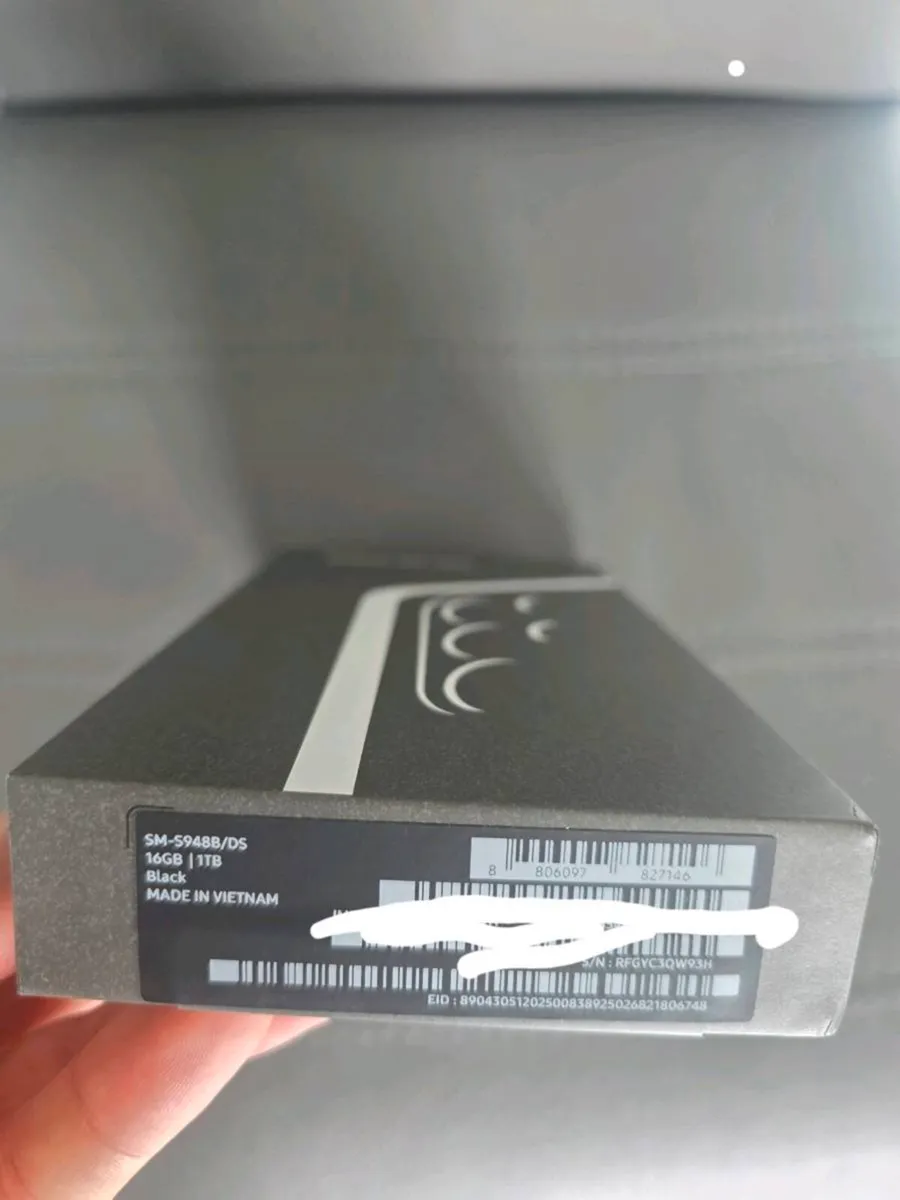 Samsung s26 ultra 1TB sealed box 16GB ram - Image 3