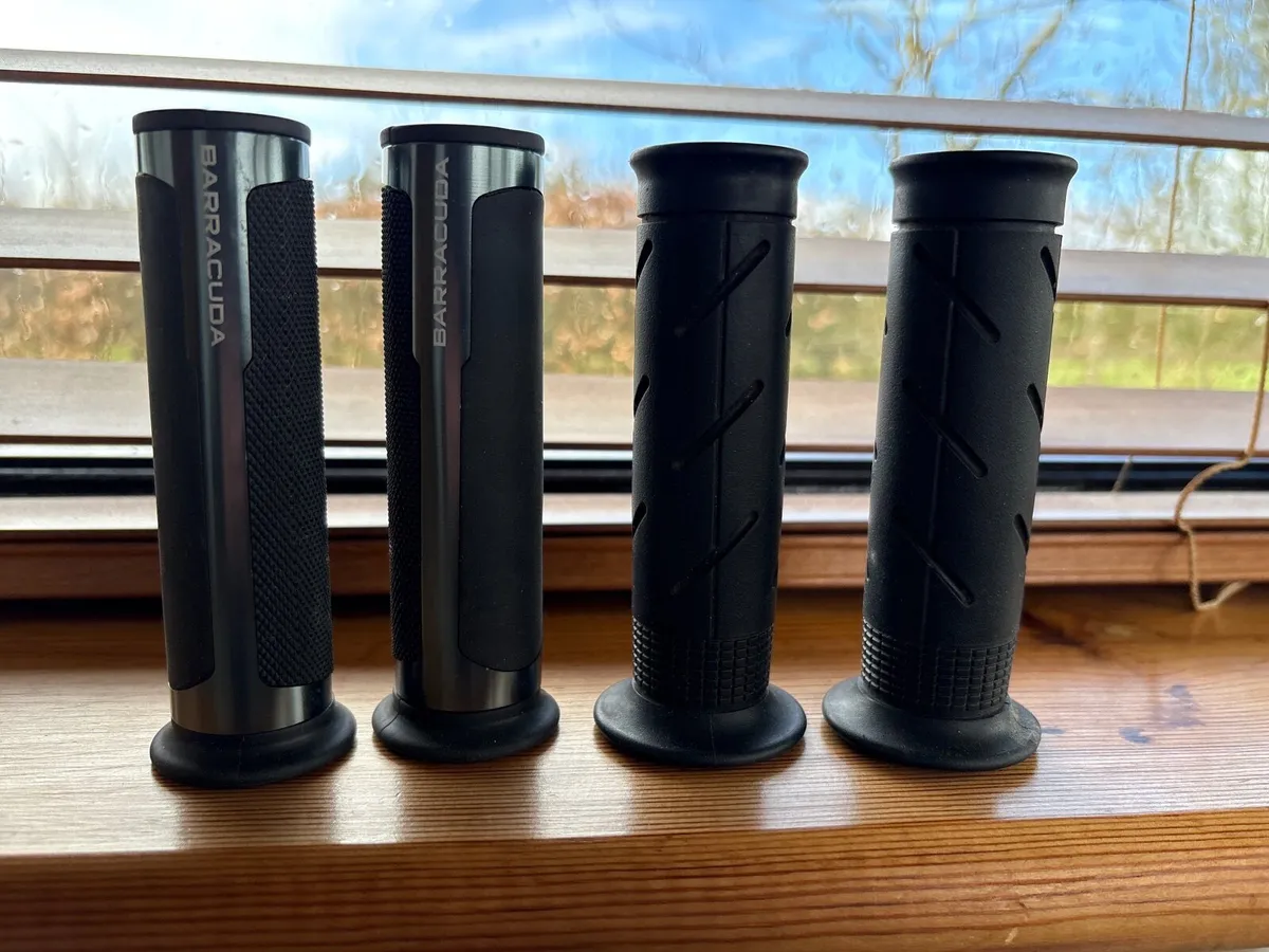 Motorcycle grips - Image 1