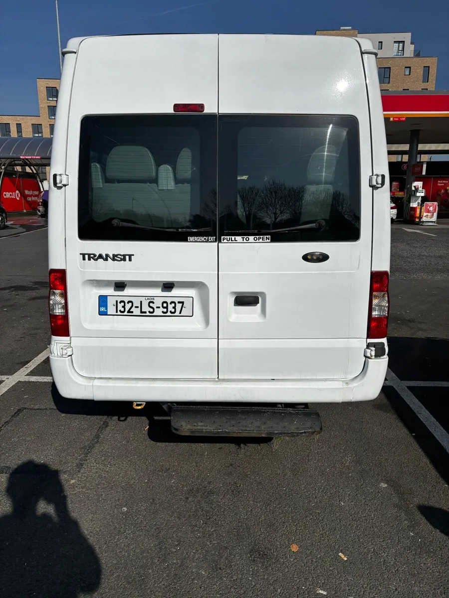 132 Ford transit 16 seats - Image 2