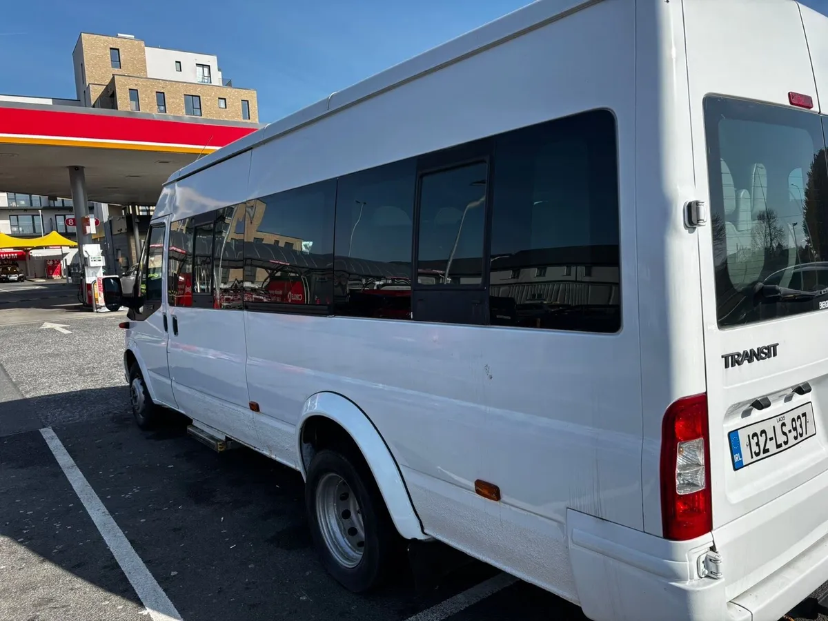 132 Ford transit 16 seats - Image 3