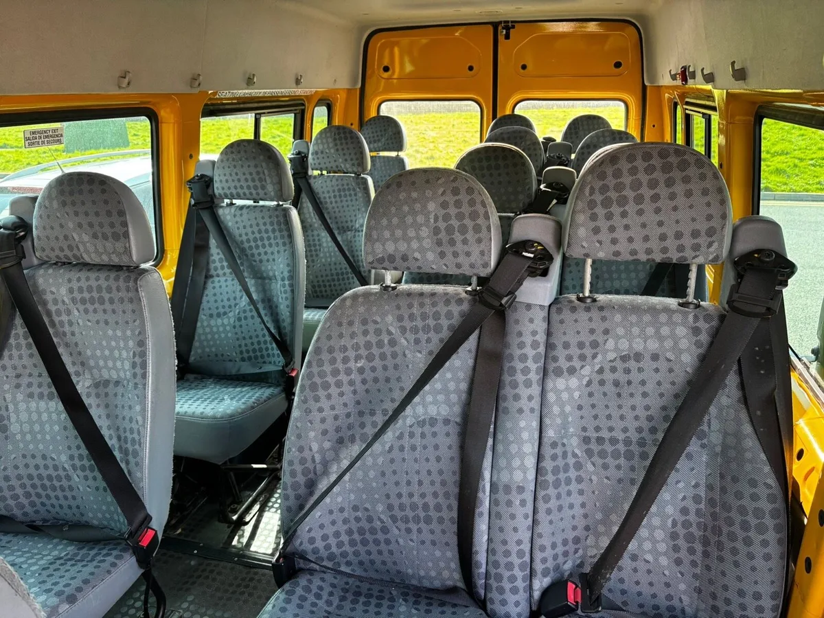 132 Ford transit 16 seats - Image 4