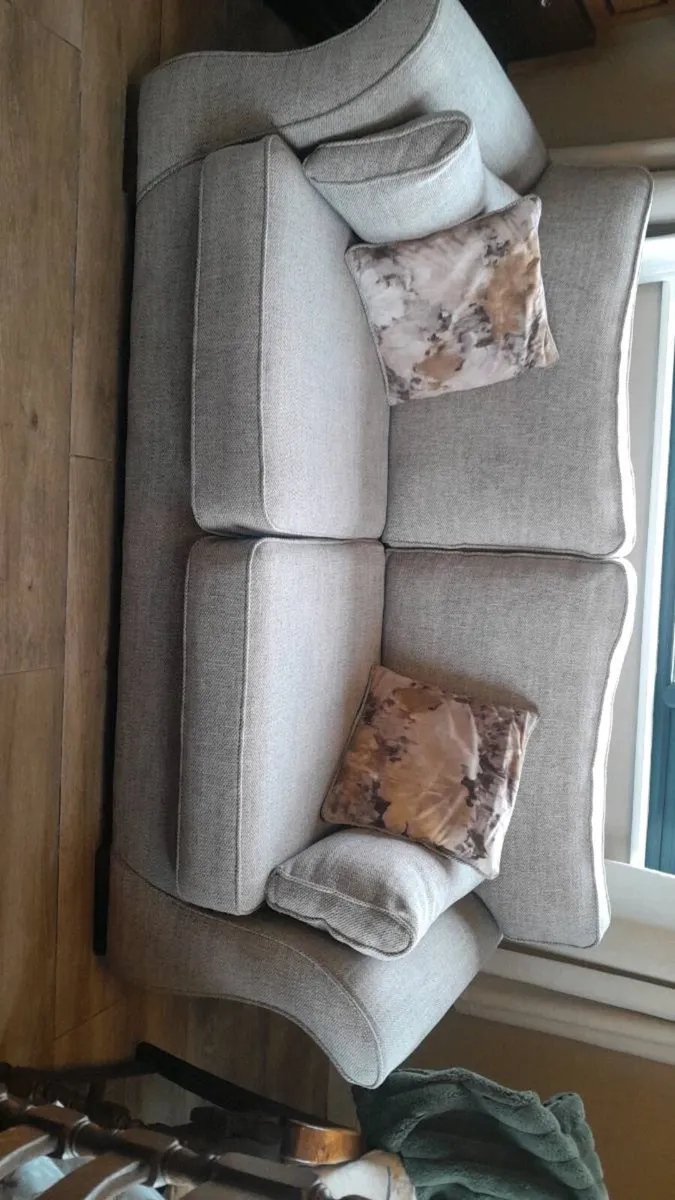 Three seater couch - Image 2