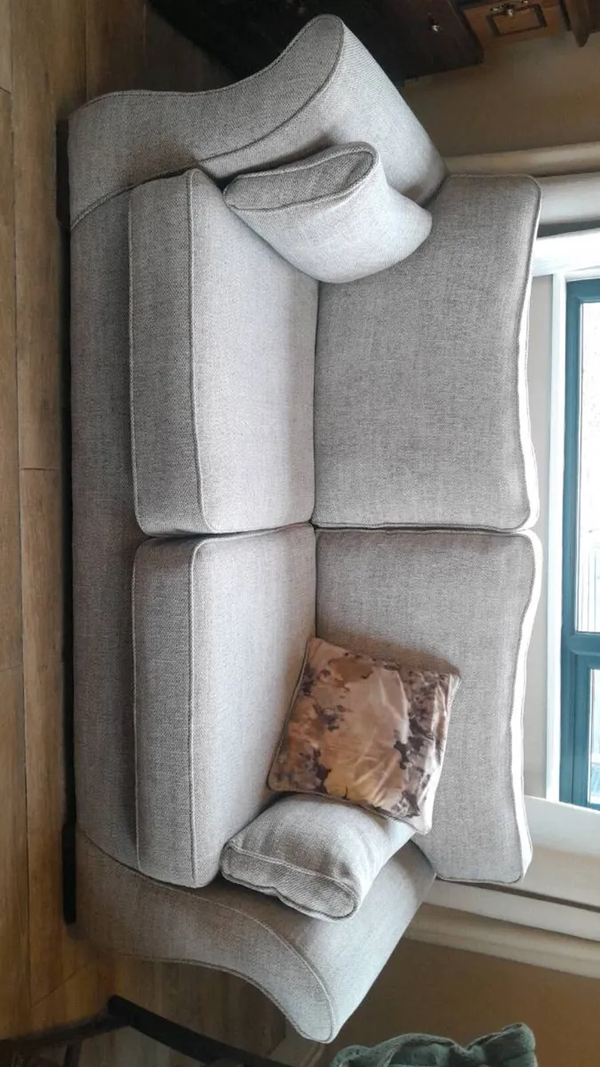 Three seater couch - Image 3