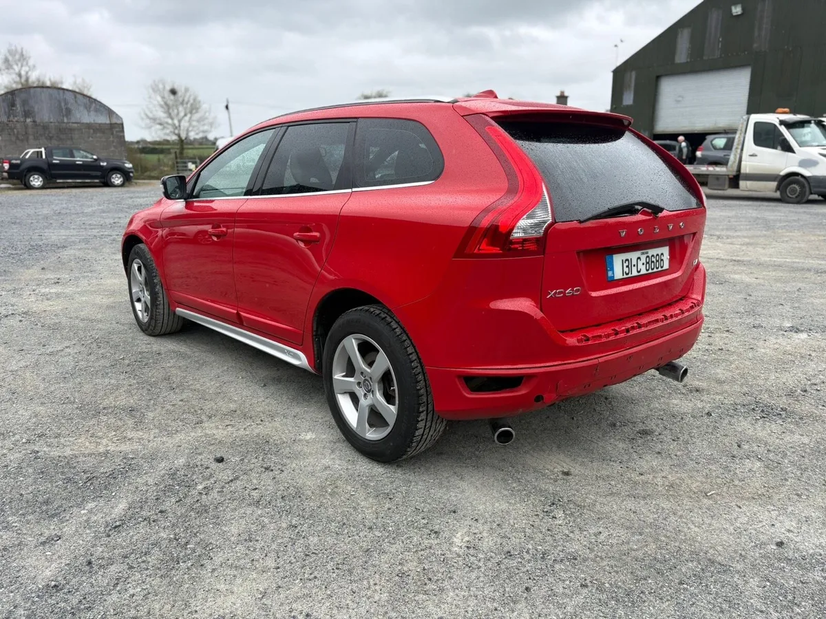 2013 Volvo xc60 R-line 2.0 Diesel - Image 3