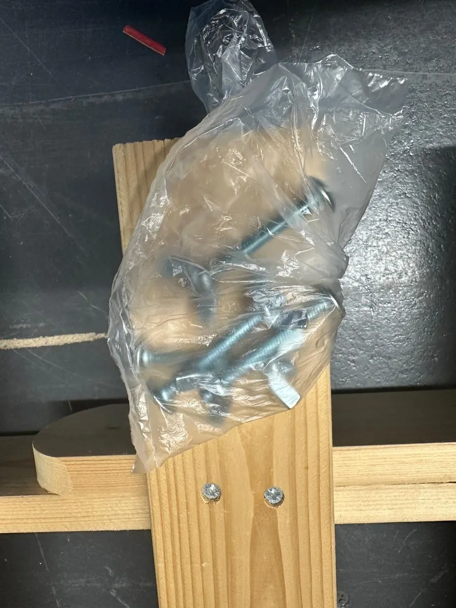 Wooden futon frame - Image 2